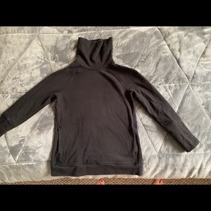 Lululemon Turtleneck Sweatshirt with Pockets